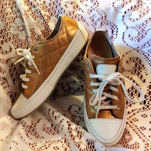 Vionic Sneakers, size 7.5, gently used.